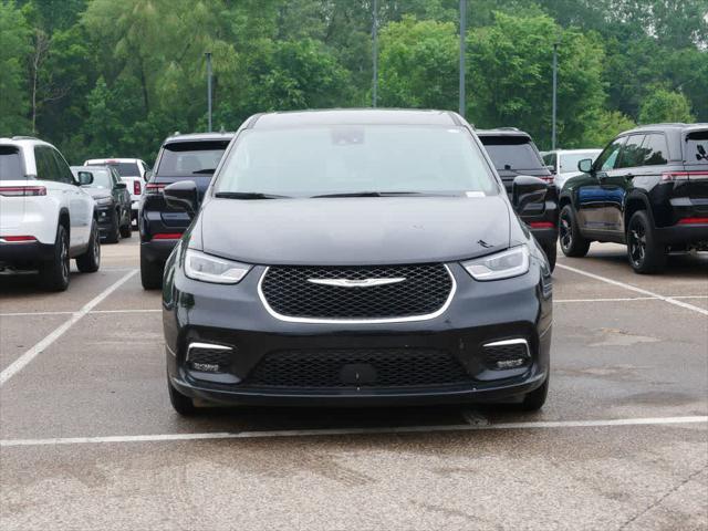 used 2024 Chrysler Pacifica car, priced at $30,434