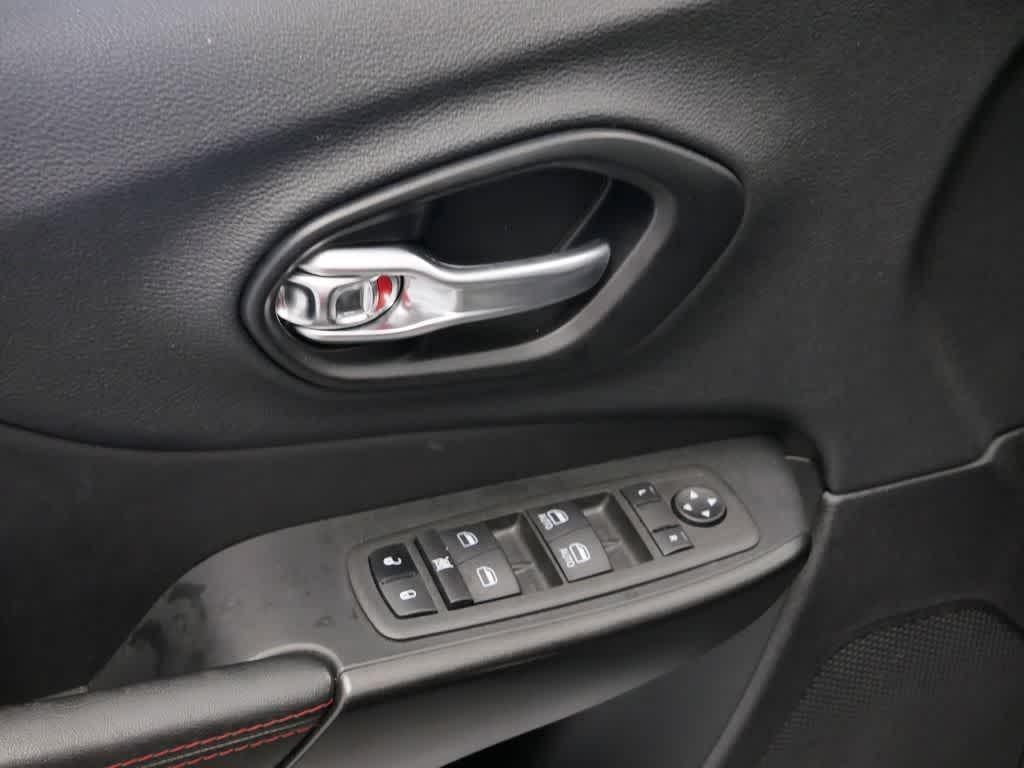 used 2022 Jeep Cherokee car, priced at $23,453