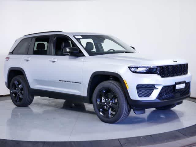 new 2024 Jeep Grand Cherokee car, priced at $43,749