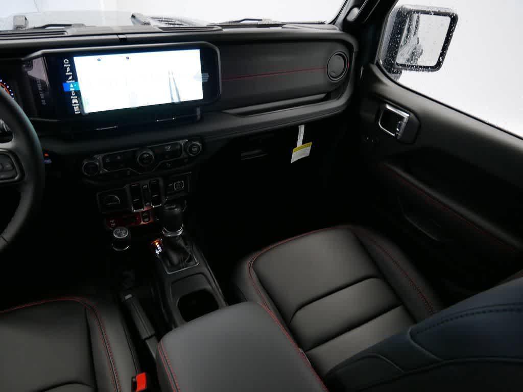 new 2025 Jeep Wrangler car, priced at $65,401