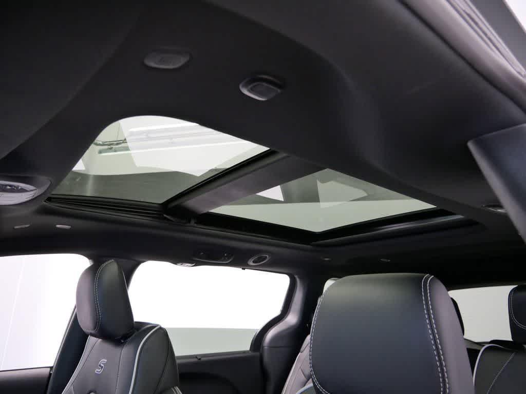 new 2026 Chrysler Pacifica car, priced at $54,125