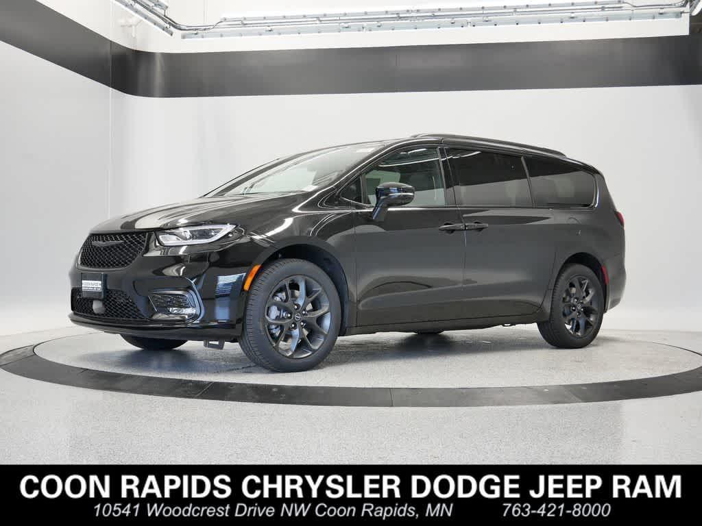 new 2026 Chrysler Pacifica car, priced at $56,068
