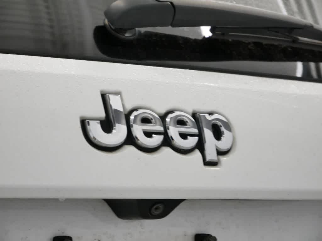 used 2015 Jeep Grand Cherokee car, priced at $11,987