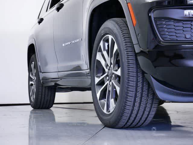 new 2024 Jeep Grand Cherokee L car, priced at $71,082