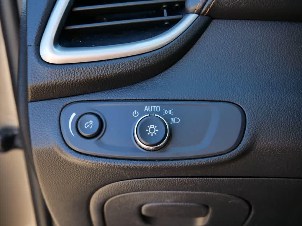 used 2022 Chevrolet Trax car, priced at $15,952