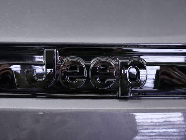 new 2024 Jeep Grand Cherokee car, priced at $44,686