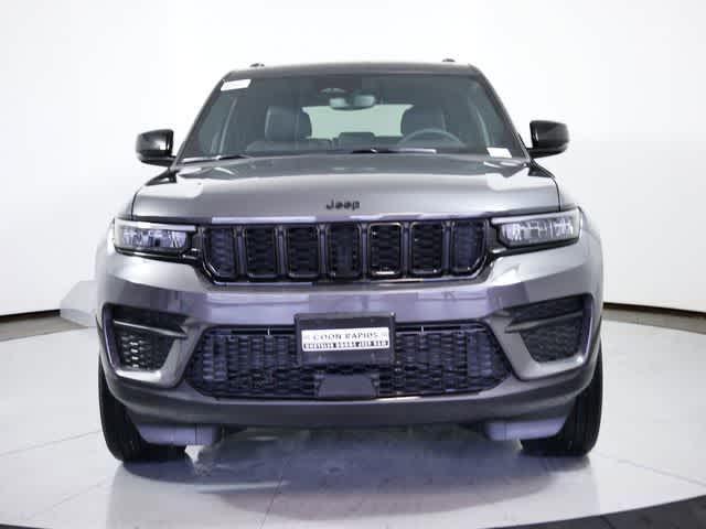 new 2024 Jeep Grand Cherokee car, priced at $44,686