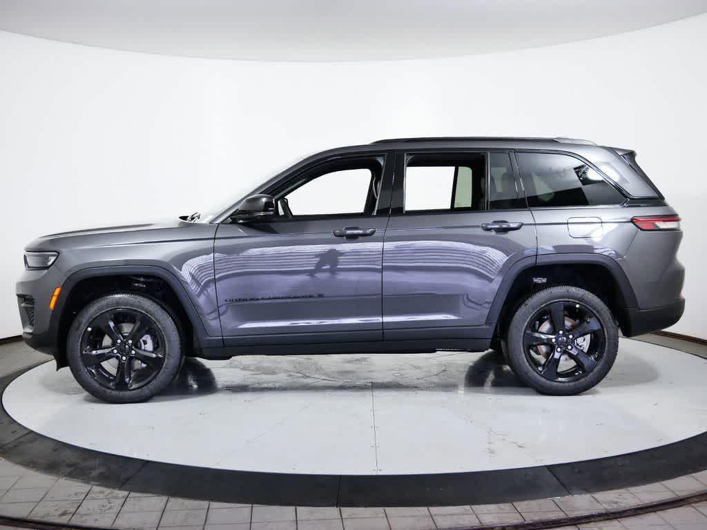 used 2024 Jeep Grand Cherokee car, priced at $42,000