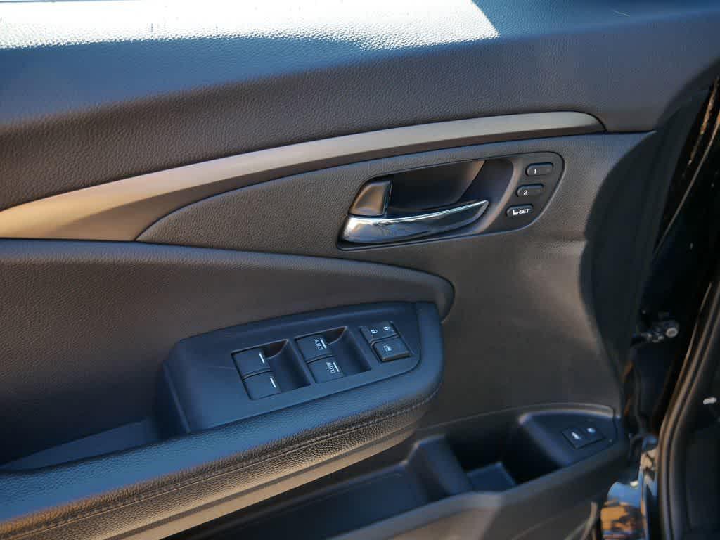 used 2019 Honda Pilot car, priced at $28,097