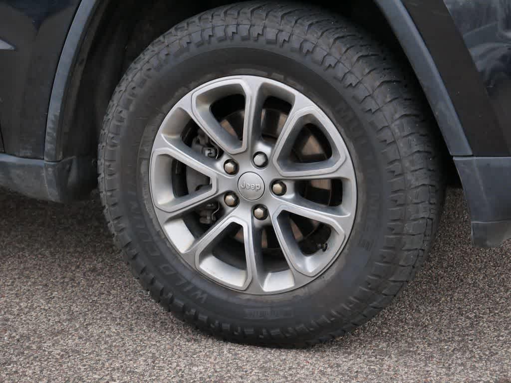 used 2015 Jeep Grand Cherokee car, priced at $13,349