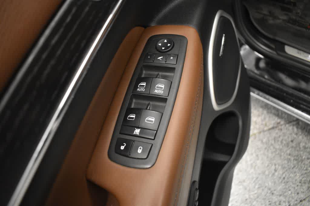 used 2021 Jeep Grand Cherokee car, priced at $28,688