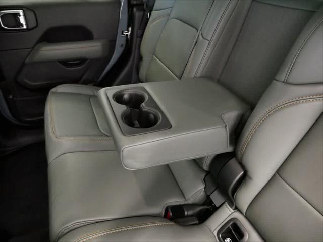 new 2025 Jeep Gladiator car, priced at $58,533