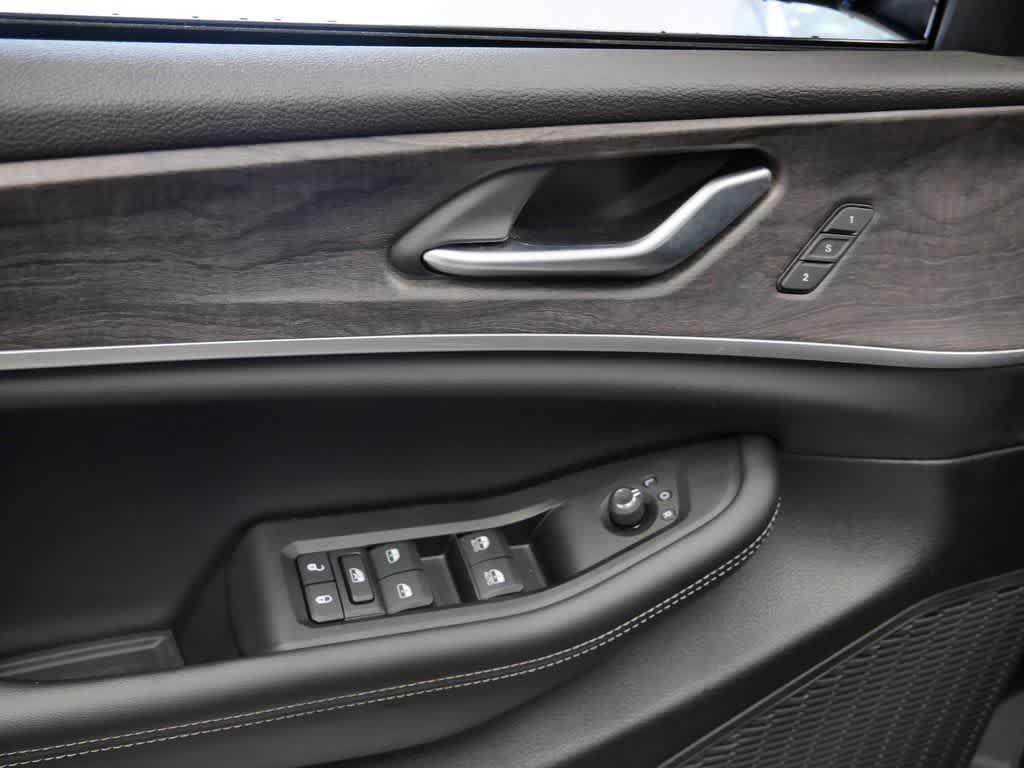new 2025 Jeep Grand Cherokee L car, priced at $46,498
