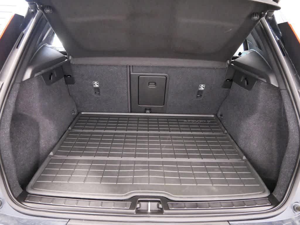 used 2022 Volvo XC40 car, priced at $22,863