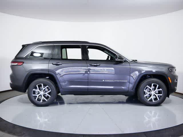 new 2025 Jeep Grand Cherokee car, priced at $46,632