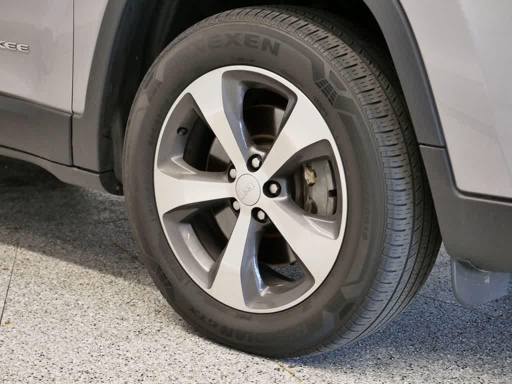 used 2019 Jeep Cherokee car, priced at $17,517