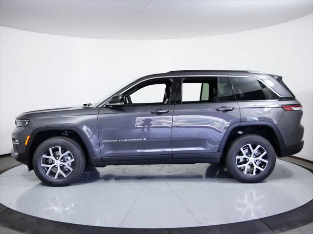 new 2025 Jeep Grand Cherokee car, priced at $44,022