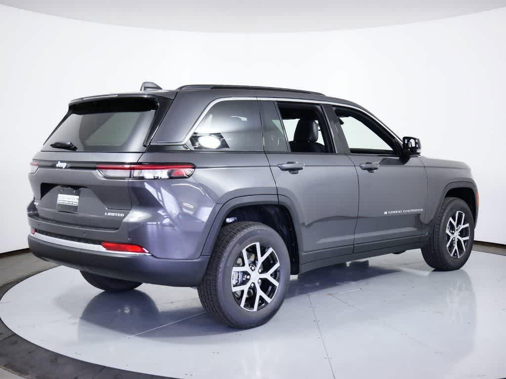 new 2025 Jeep Grand Cherokee car, priced at $45,341