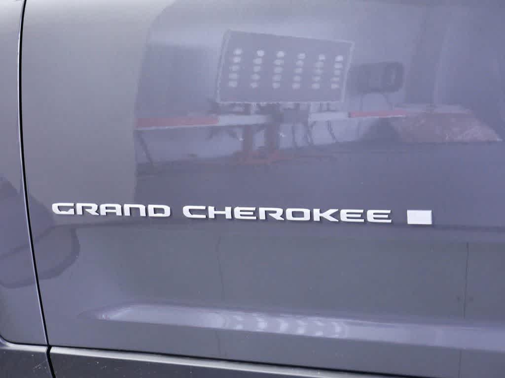 new 2025 Jeep Grand Cherokee car, priced at $45,341