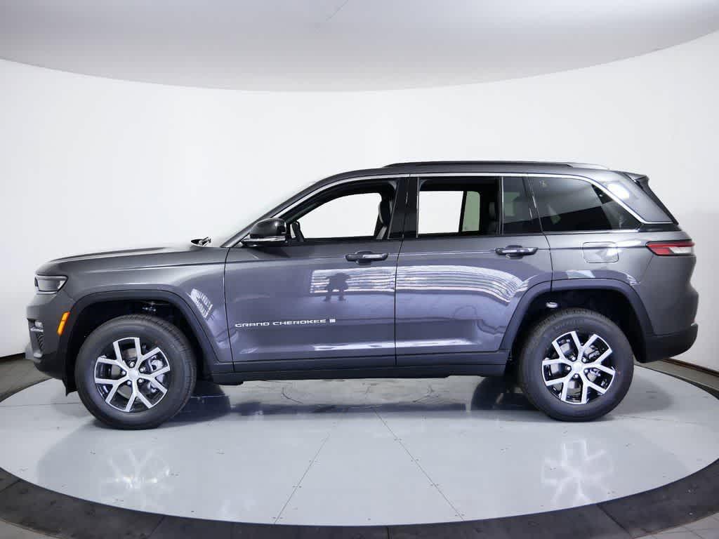 new 2025 Jeep Grand Cherokee car, priced at $45,341