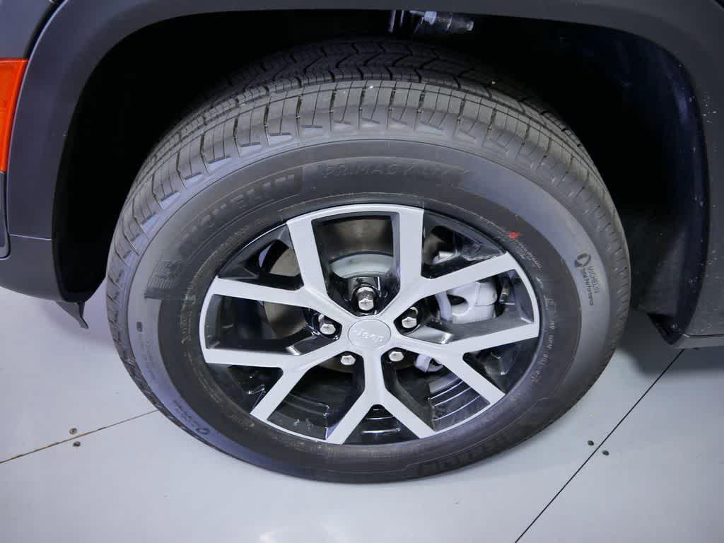 new 2025 Jeep Grand Cherokee car, priced at $45,341