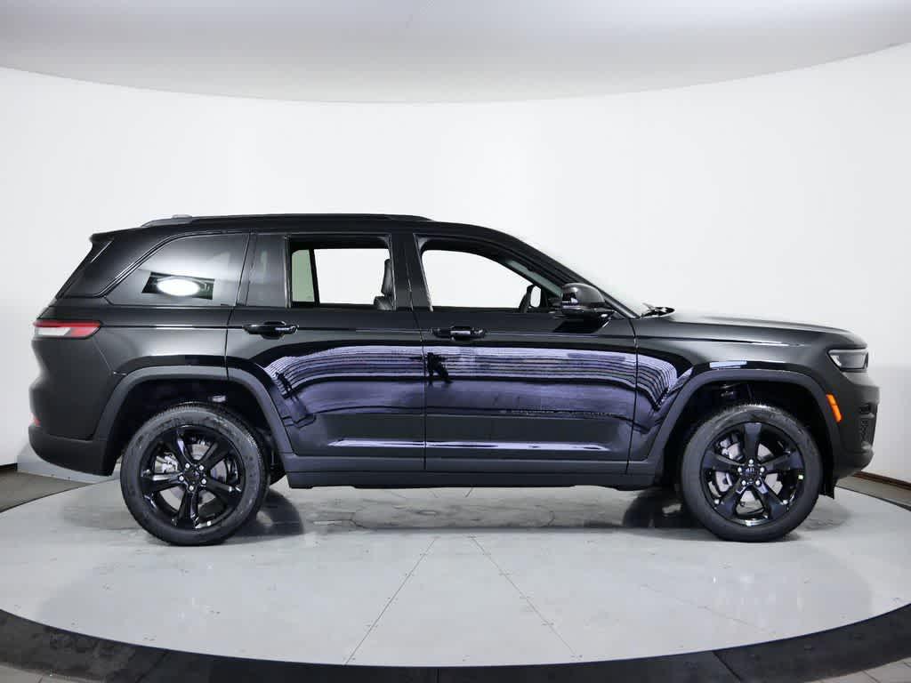 used 2024 Jeep Grand Cherokee car, priced at $41,537