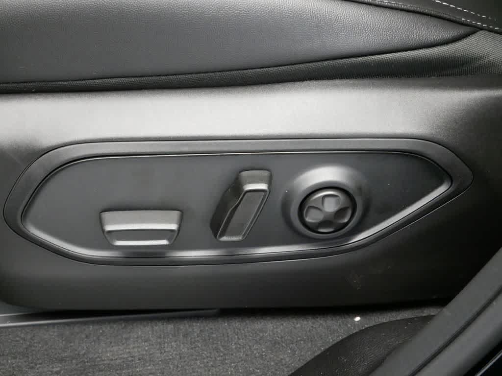 new 2025 Jeep Grand Cherokee car, priced at $47,641