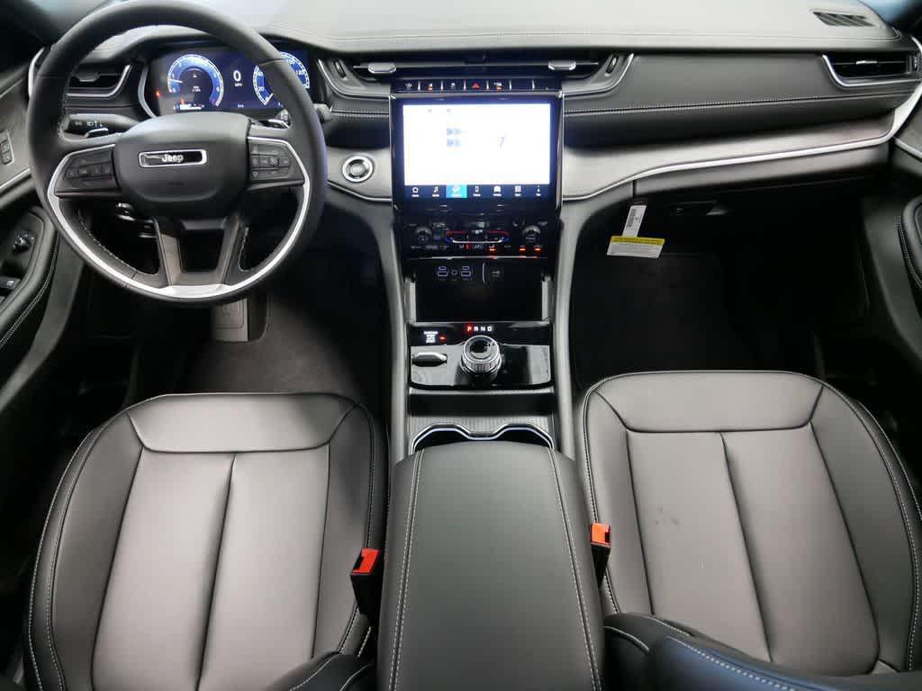new 2025 Jeep Grand Cherokee car, priced at $47,641