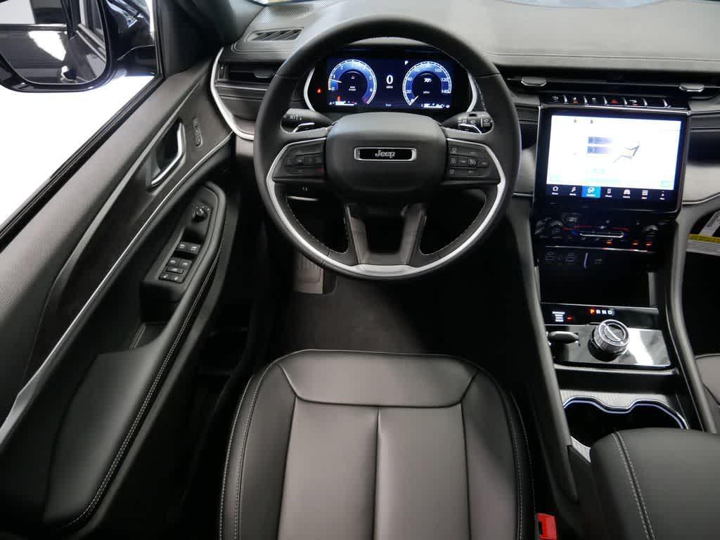 new 2025 Jeep Grand Cherokee car, priced at $47,641