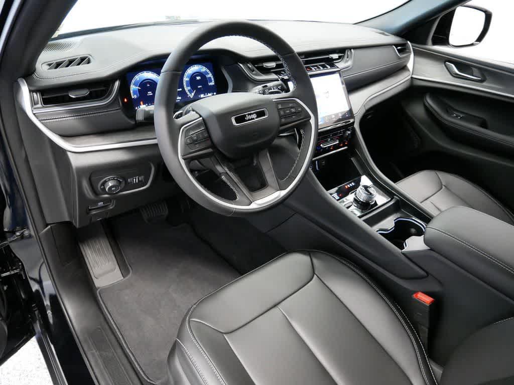 new 2025 Jeep Grand Cherokee car, priced at $47,641