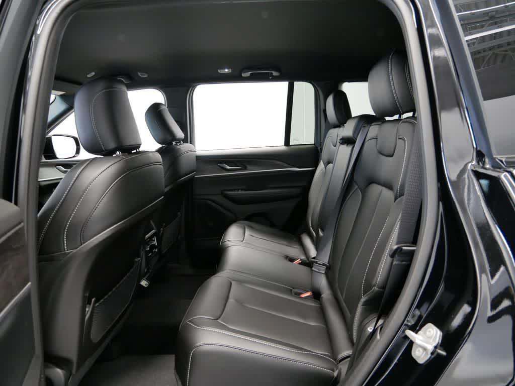 new 2025 Jeep Grand Cherokee car, priced at $47,641