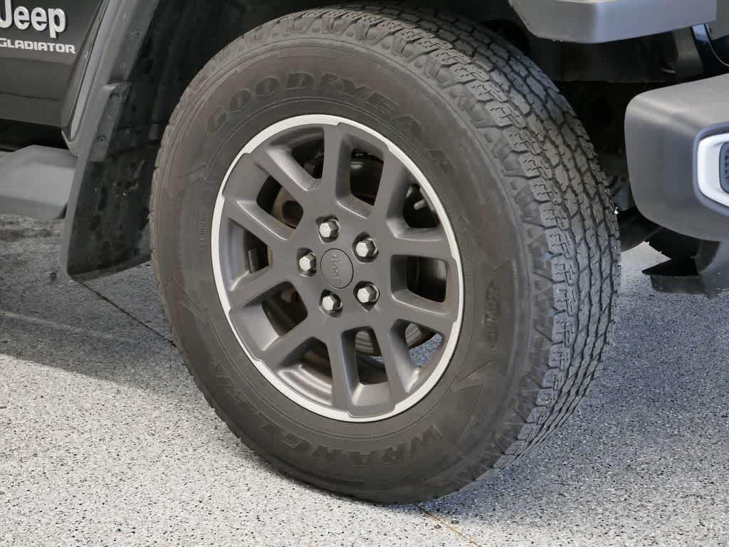 used 2021 Jeep Gladiator car, priced at $27,467