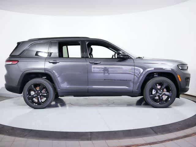 new 2024 Jeep Grand Cherokee car, priced at $47,115