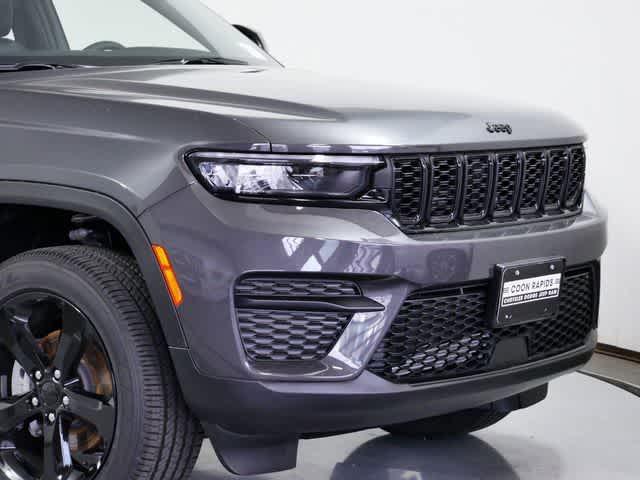 new 2024 Jeep Grand Cherokee car, priced at $47,115