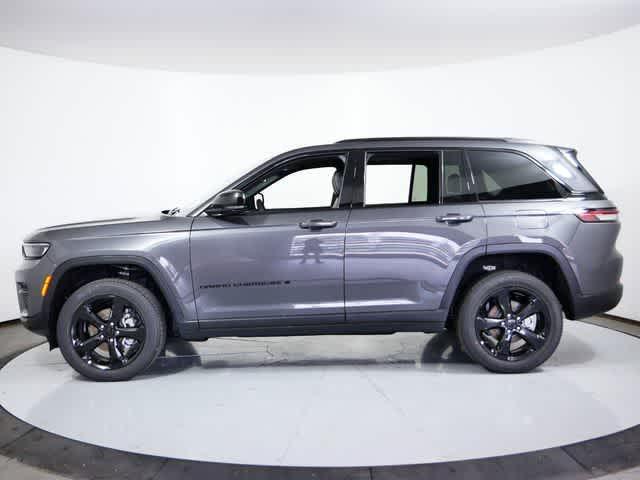 new 2024 Jeep Grand Cherokee car, priced at $47,115