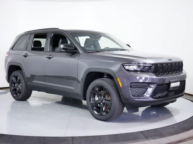 new 2024 Jeep Grand Cherokee car, priced at $47,115