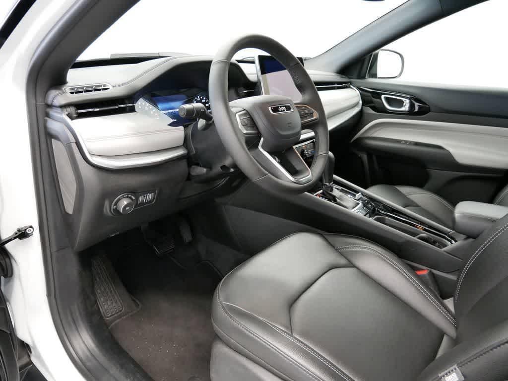 new 2025 Jeep Compass car, priced at $30,498