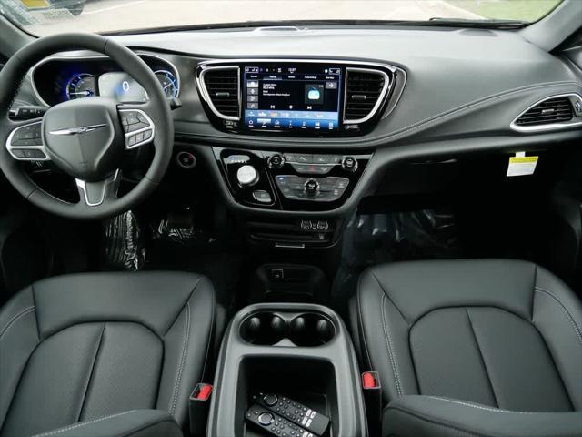 new 2025 Chrysler Pacifica Hybrid car, priced at $57,223