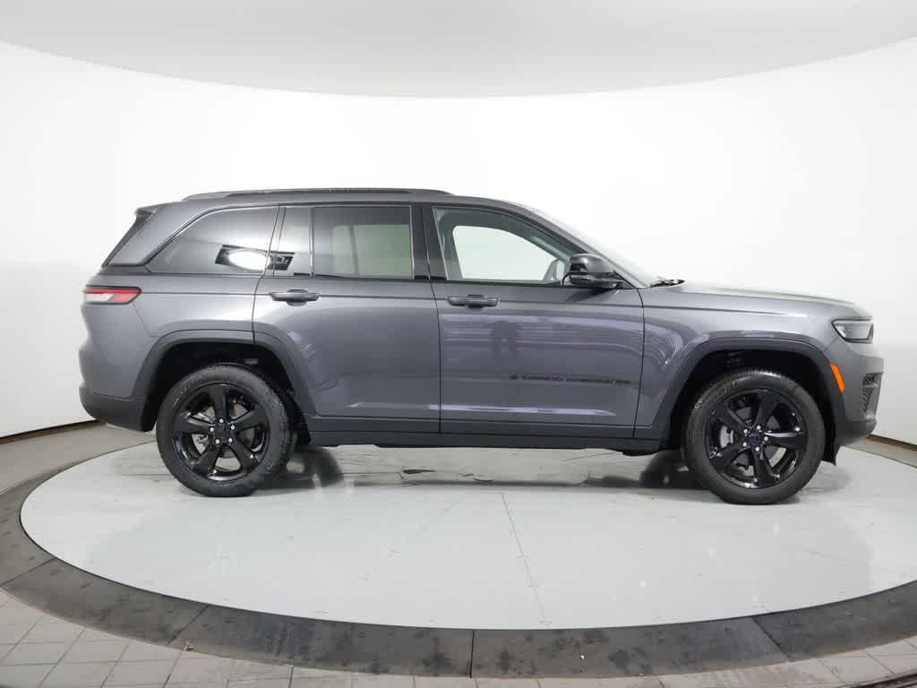 new 2024 Jeep Grand Cherokee car, priced at $41,516