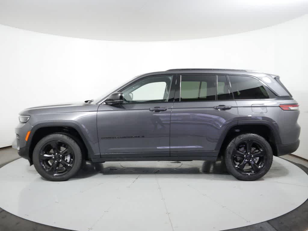 new 2024 Jeep Grand Cherokee car, priced at $41,516