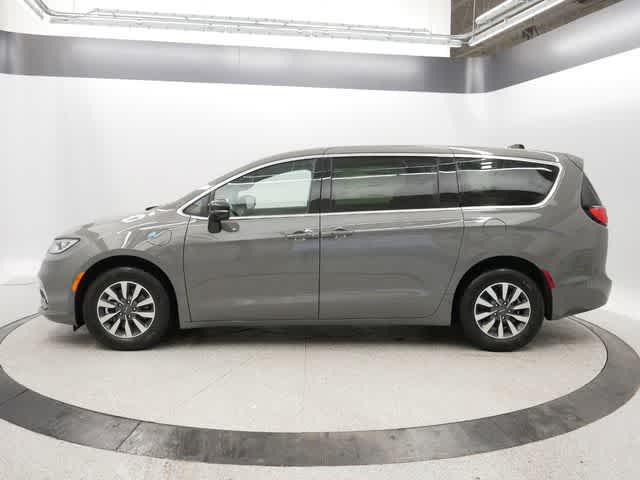new 2025 Chrysler Pacifica Hybrid car, priced at $52,576