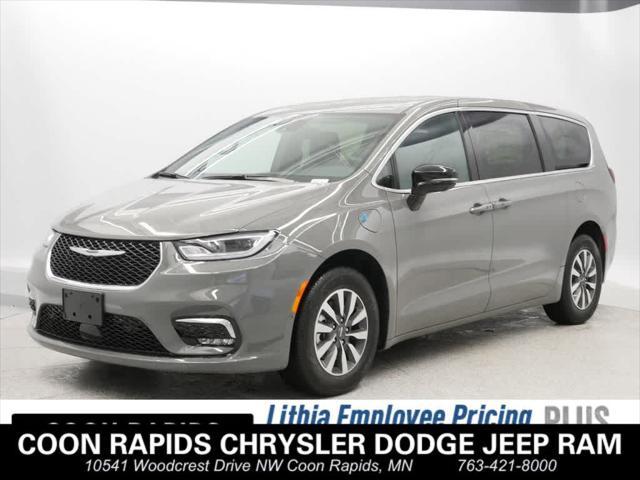 new 2025 Chrysler Pacifica Hybrid car, priced at $53,628