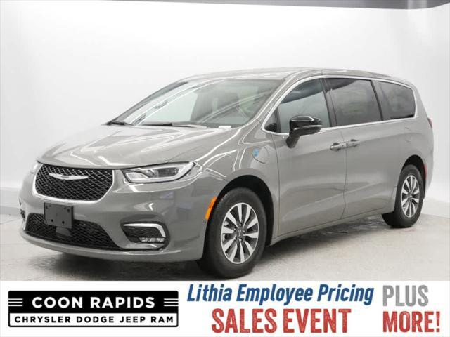 new 2025 Chrysler Pacifica Hybrid car, priced at $53,628