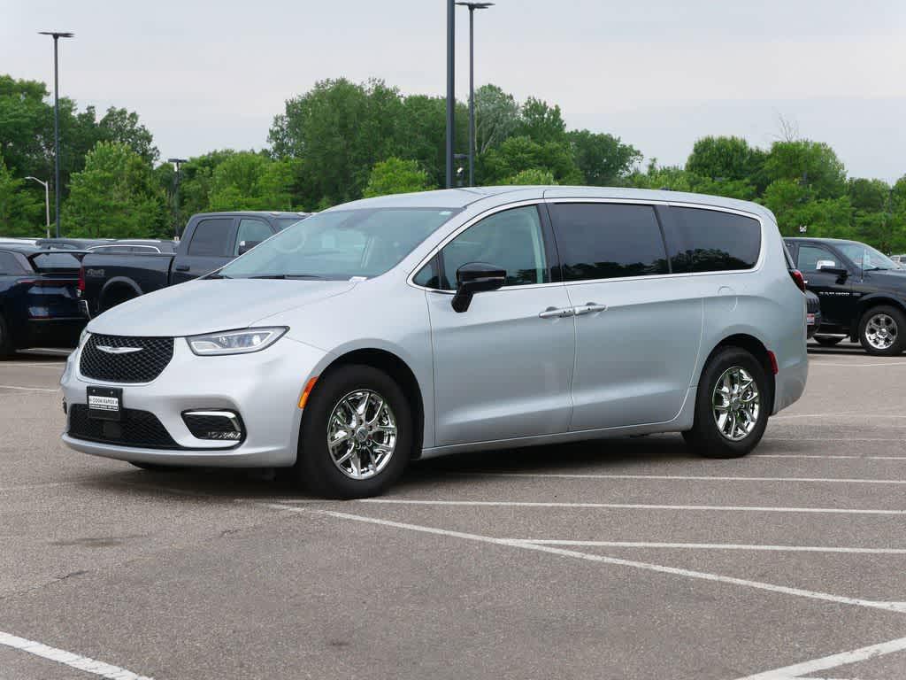 used 2024 Chrysler Pacifica car, priced at $31,603