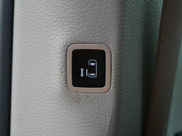 used 2024 Chrysler Pacifica car, priced at $30,493