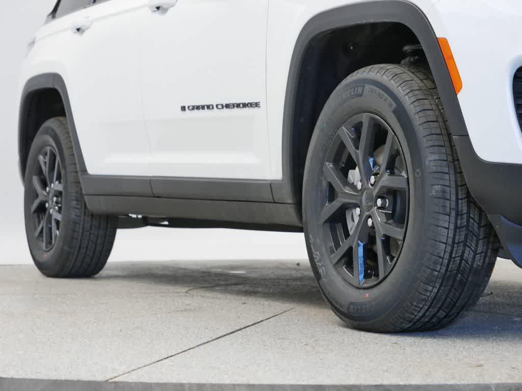 new 2025 Jeep Grand Cherokee car, priced at $44,111