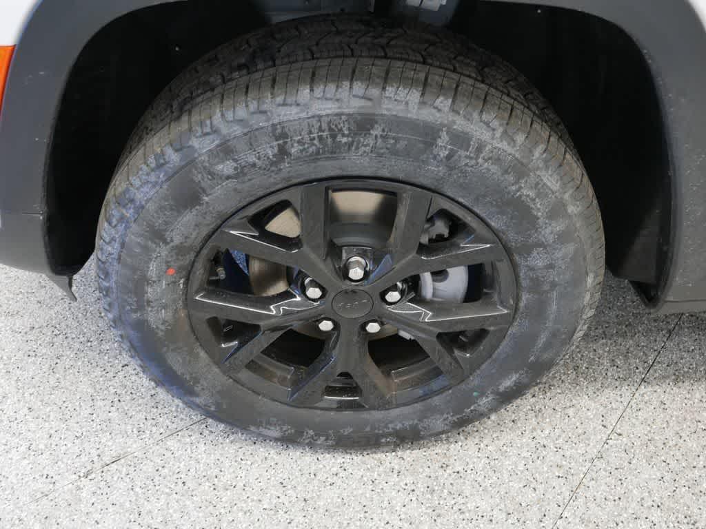 new 2025 Jeep Grand Cherokee car, priced at $44,111