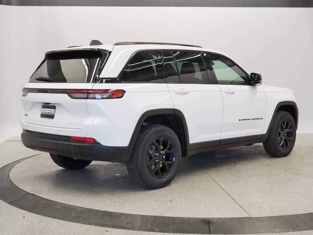 new 2025 Jeep Grand Cherokee car, priced at $44,111
