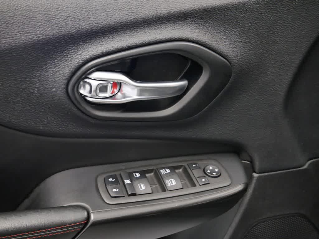 used 2022 Jeep Cherokee car, priced at $26,895