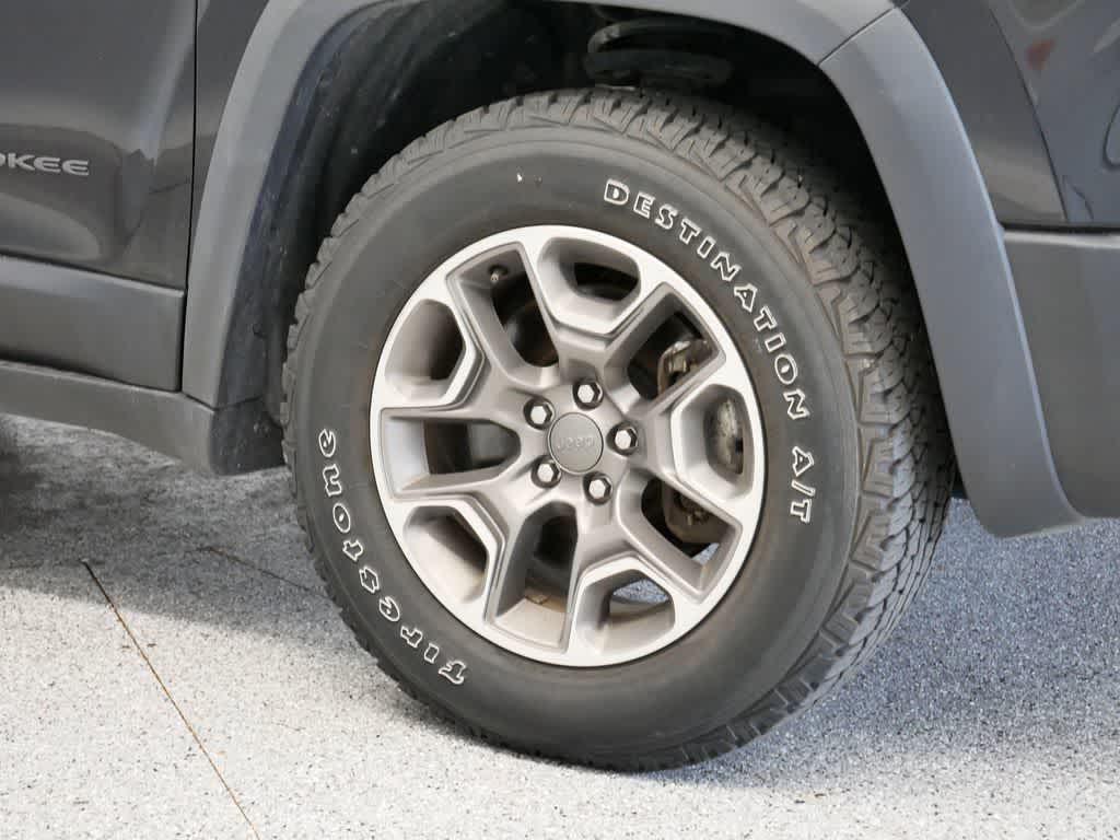 used 2022 Jeep Cherokee car, priced at $26,895